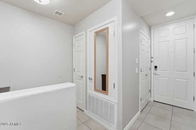 Foto del edificio - 5350 E Deer Valley Dr