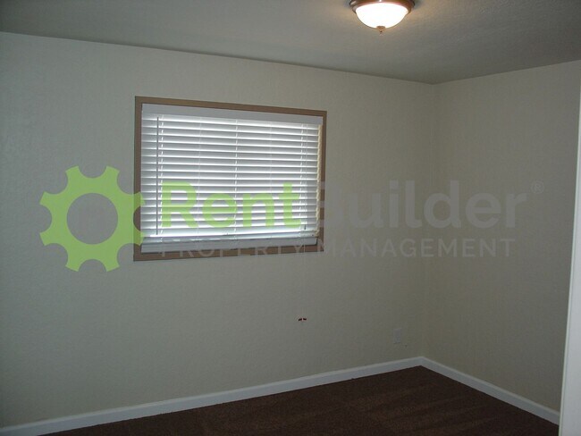 Foto del edificio - 9801 Snow Heights Blvd NE