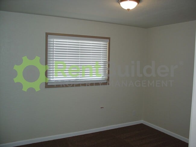Building Photo - Excellent Northeast Location