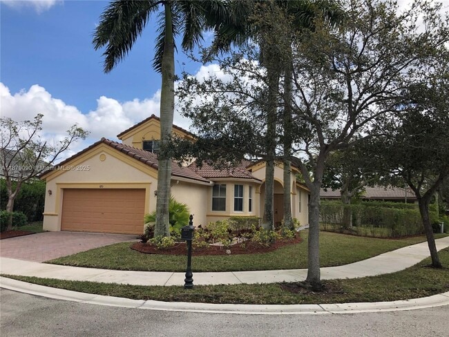Building Photo - 693 Live Oak Ln
