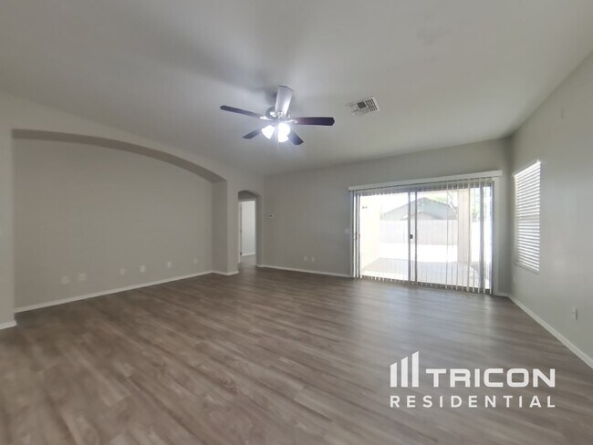 Foto del edificio - 735 E Maddison St