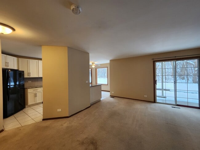 Building Photo - 1860 Fox Run Dr