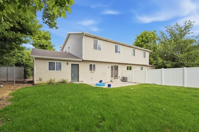 Building Photo - 154 N 800 E
