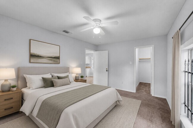 Building Photo - 9410 Rosehaven Dr