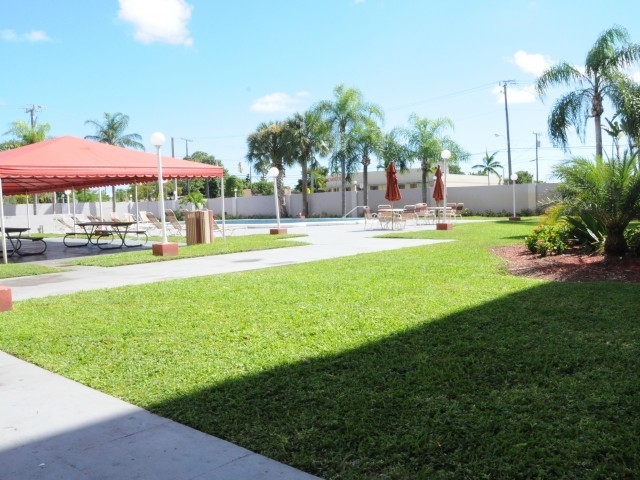Excelente ubicación - Suncoast Place Apartments