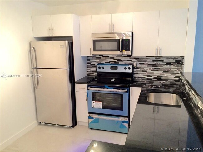 Foto del edificio - 7845 Camino Real