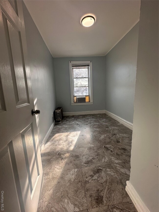 Foto del edificio - 110-11 101st Ave