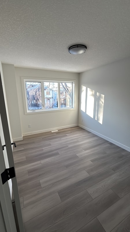 Building Photo - 11012 132 St NW