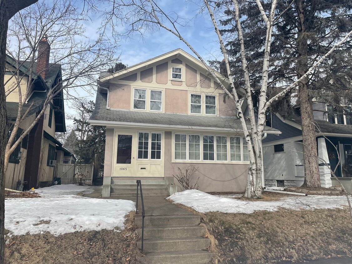 Primary Photo - 1065 Fairmount Ave
