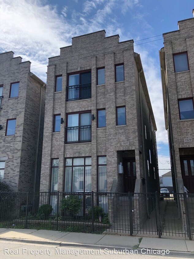 Primary Photo - 2 br, 2 bath House - 7507 W Irving Park Rd #2