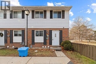 Building Photo - 3029 Meadowbrook Ln