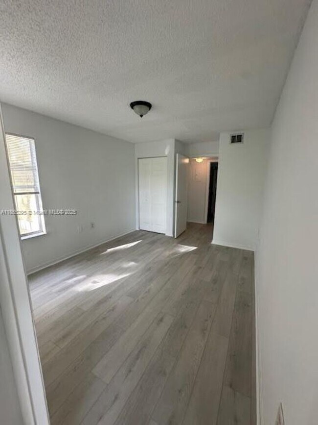 Foto del edificio - 13060 Vista Isles Dr