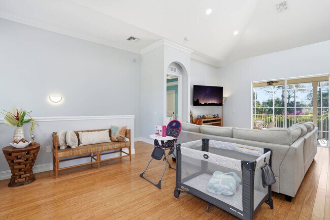 Building Photo - 3011 Pine Tree Dr