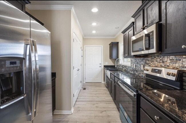 Building Photo - 1996 Huff Pl