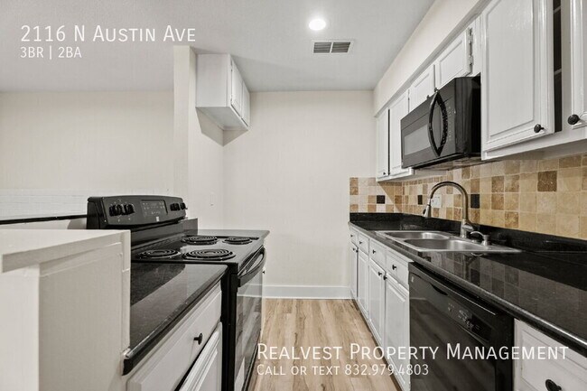 Foto del edificio - 2116 N Austin Ave