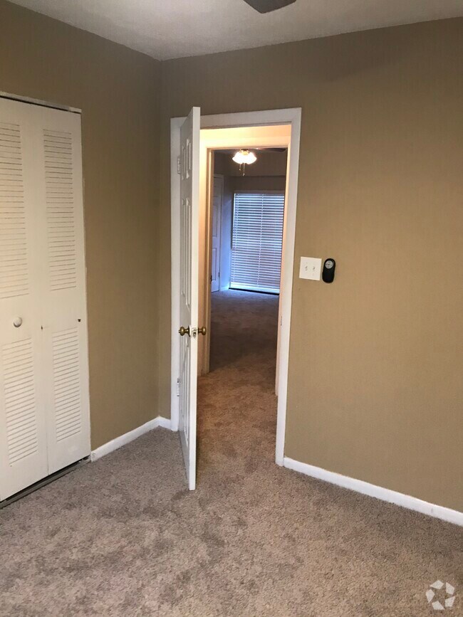 Pine Trace at Pebble Creek Apartments for Rent Jonesboro, GA 1