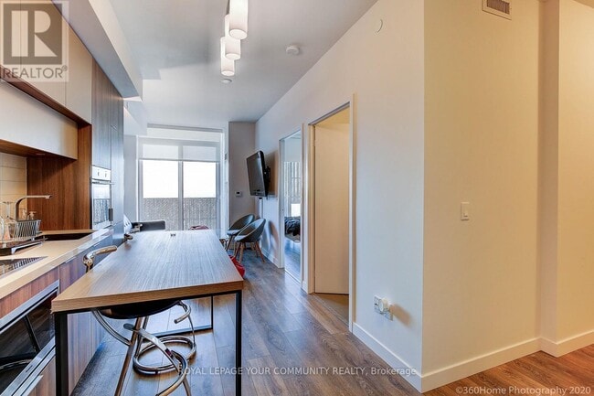 Building Photo - 4504-4508 EGLINTON Ave