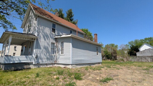 Foto del edificio - Charming 3-bedroom, 1-bath home in Canton