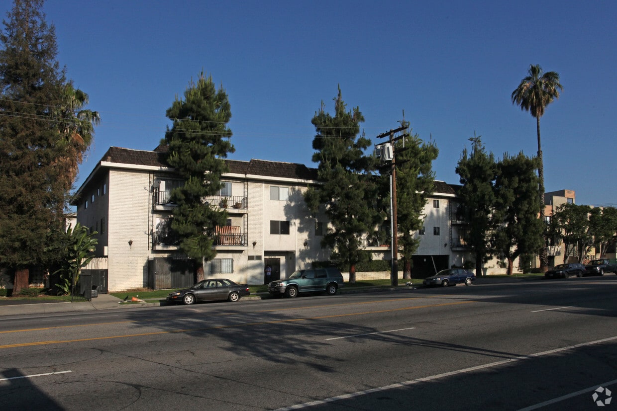 69396949 Woodman Ave, Van Nuys, CA 91405 Apartments in Van Nuys, CA
