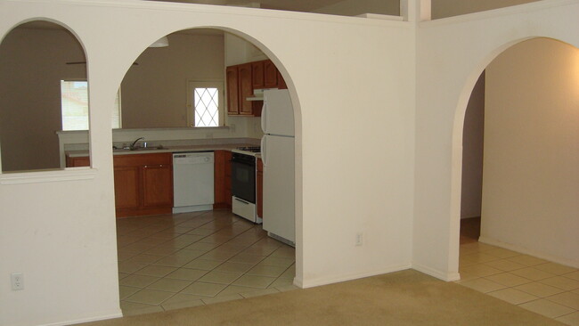 Foto del edificio - West El Paso 4 bed refrig A/C Home