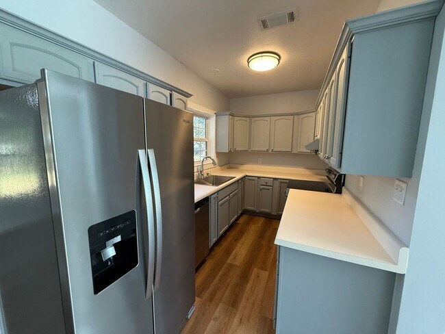 Building Photo - Pensacola - Woodland Heights - 3 bedroom, 2 bathroom