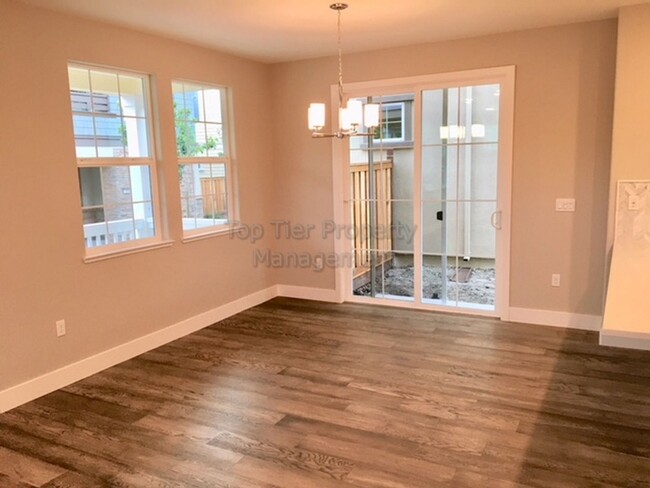 Building Photo - Spectacular 3 Bd.2.5 Ba single-family hous...