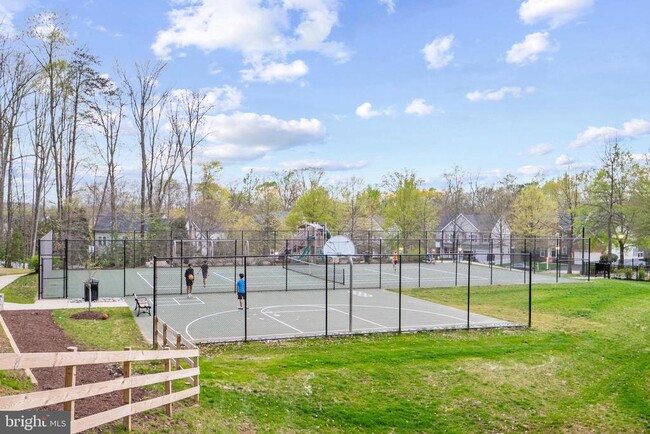 Building Photo - 16316 Sandy Ridge Ct