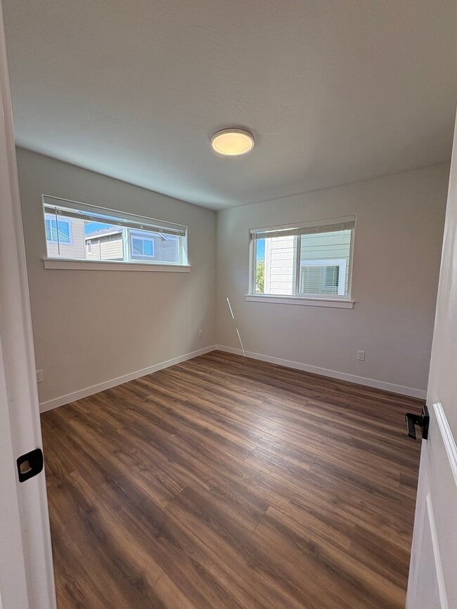 Foto del edificio - 1166 Woodrow Ln