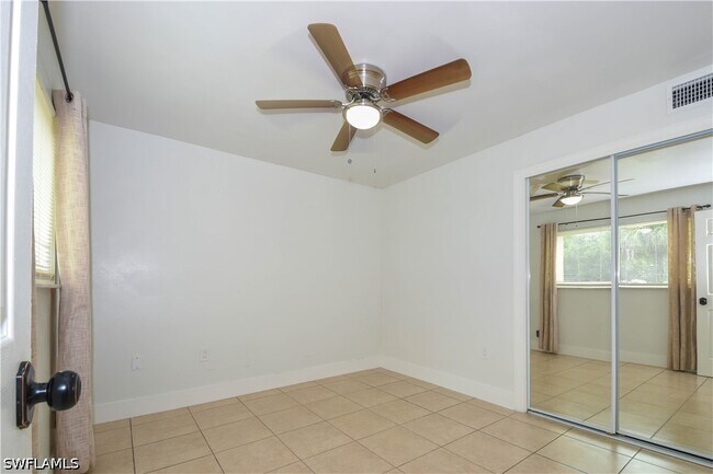 Building Photo - 200 Turtle Lake Ct