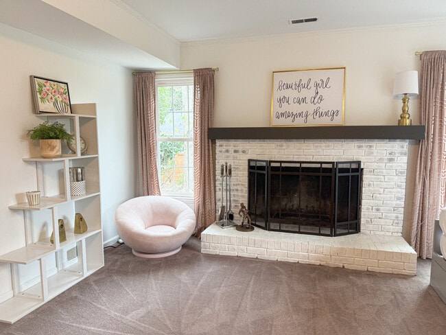 Building Photo - 7601 Bedfordshire Dr