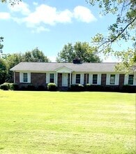 Building Photo - 2133 Lincoln Rd
