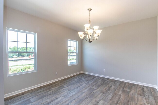 Foto del edificio - 3 Bedroom Townhome with detached garage.  ...