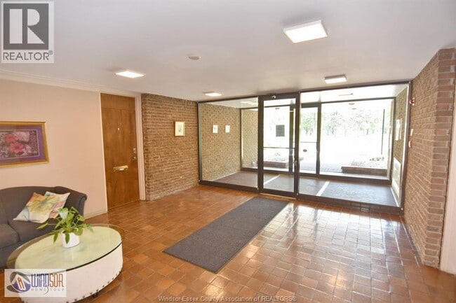 Building Photo - 2144 Pelissier St