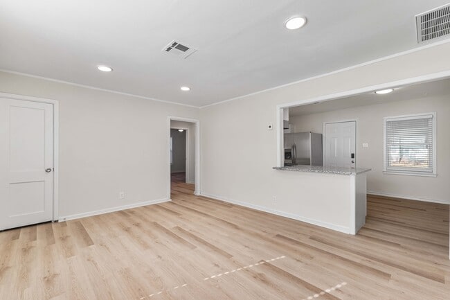 Building Photo - 3817 Lasker Ave