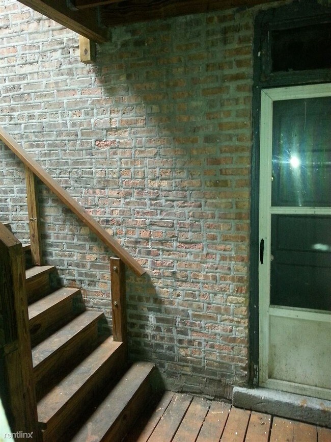 Foto del edificio - 7134 S Bennett Ave