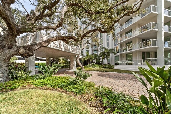 Building Photo - 1111 N Gulfstream Ave