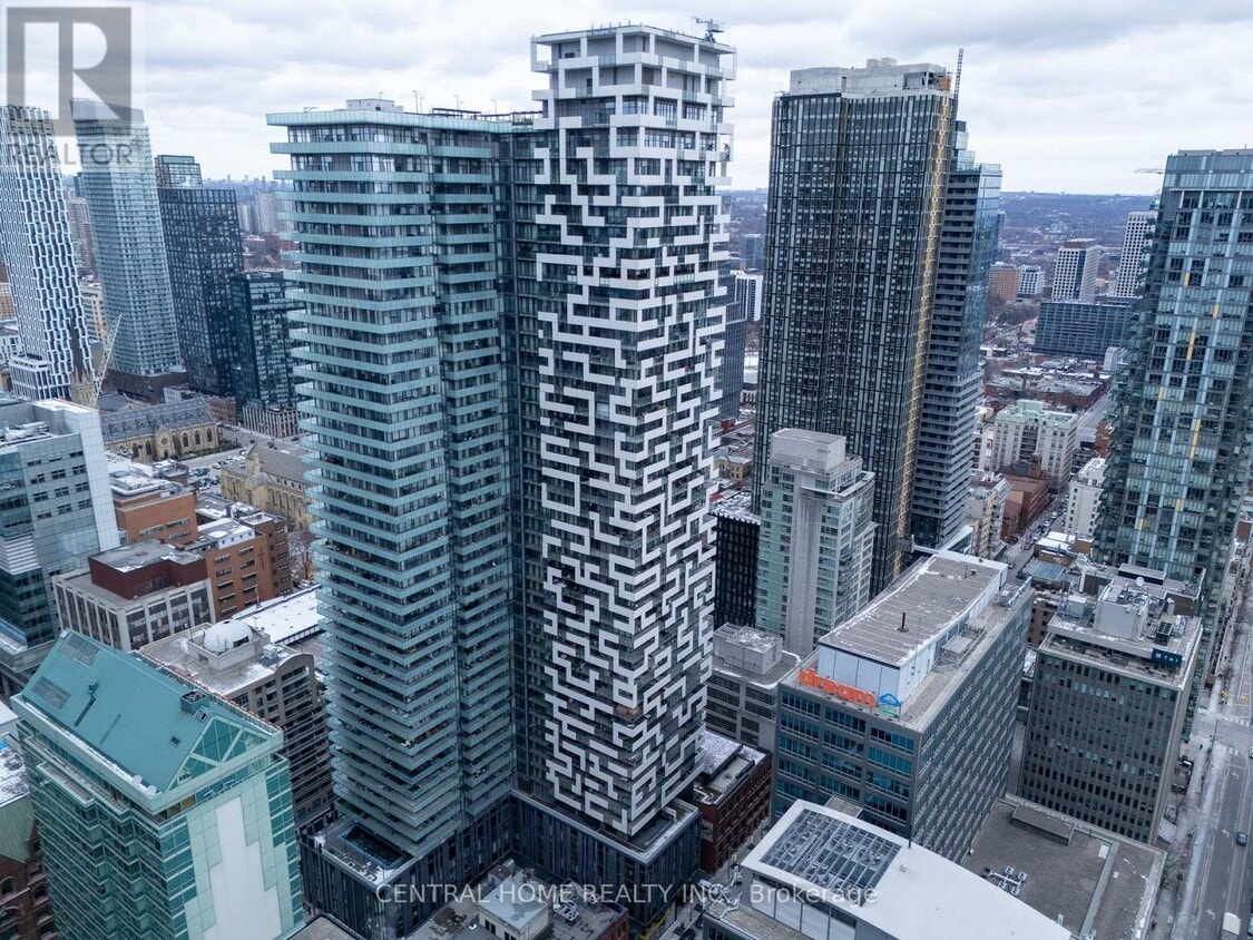 Primary Photo - 20 Lombard St