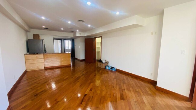 Foto del edificio - 20-07 37th St