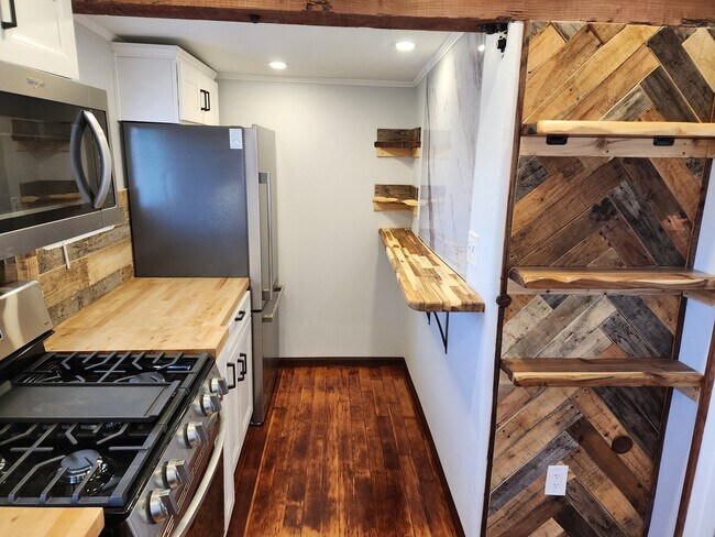 Foto del edificio - 3684 43rd St