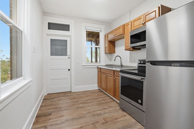 Kitchen - 1266 Mississippi Ave