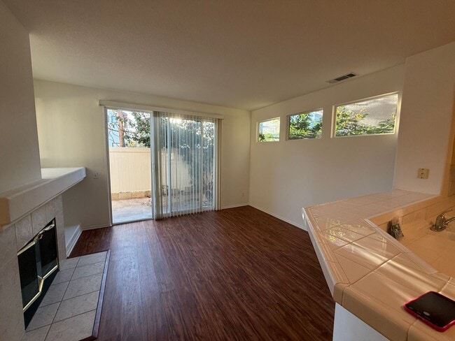 Building Photo - 3 Bedroom Condo- Aliso Viejo