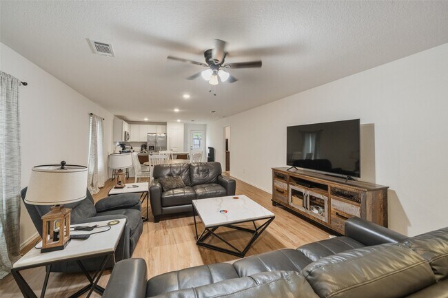 Building Photo - 17118 Quaking Aspen Ln