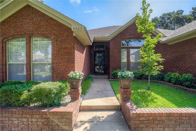 Foto del edificio - 5505 Eagle Rock Rd