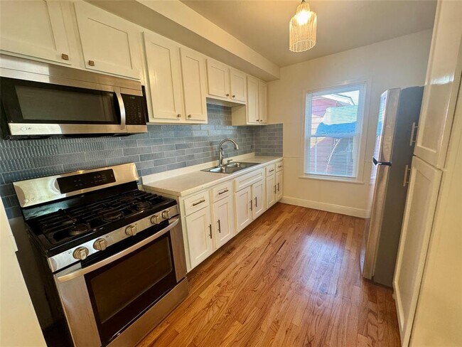 Building Photo - 6402 Laird Dr