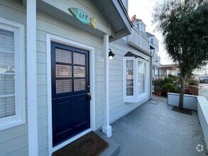 Building Photo - 617 W Balboa Blvd