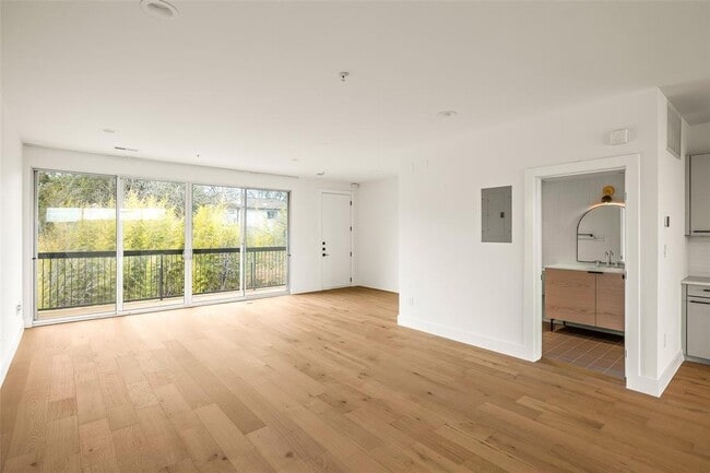 Building Photo - 2906 S 1st St