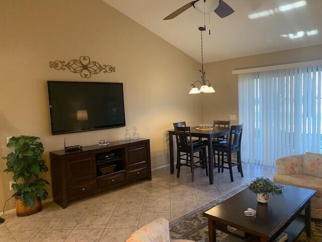 Foto del edificio - 40480 Bay Hill Way