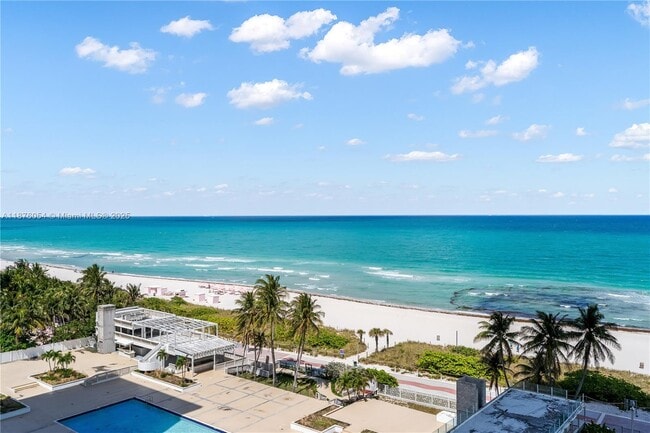 Foto del edificio - 4779 Collins Ave