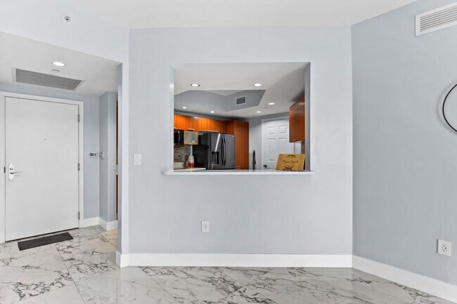 Photo - 2/2 in Marina Grande Apartment