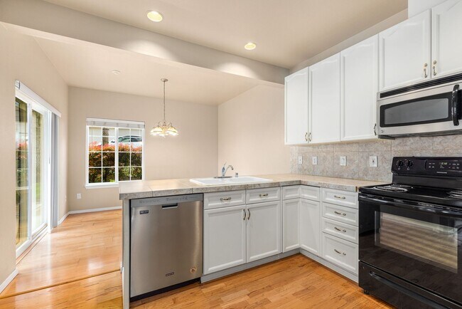 Foto del edificio - 10909 Avondale Rd NE
